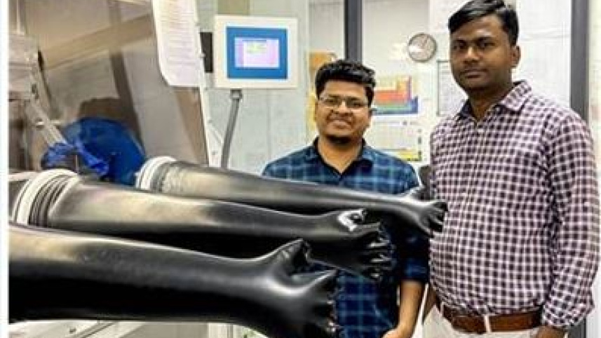 বিজ্ঞানীদের দলটির নেতৃত্বে ছিলেন বিজ্ঞানী ও জেএনসিএসআরের সহযোগী অধ্যাপক প্রেমকুমার সেনগুট্টুভান (ডানে) ও পিএইচডি গবেষক বিপ্লব পাত্র। ছবি: সংগৃহীত