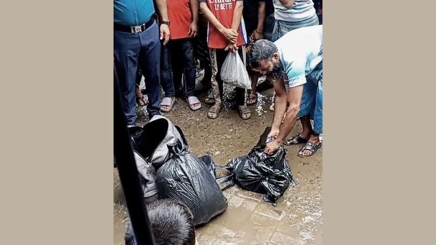 gazipur_travel_bag_deadbody_8aug25.jpg