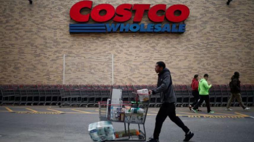 ইরানিদের শপিংয়ে নিষেধাজ্ঞা