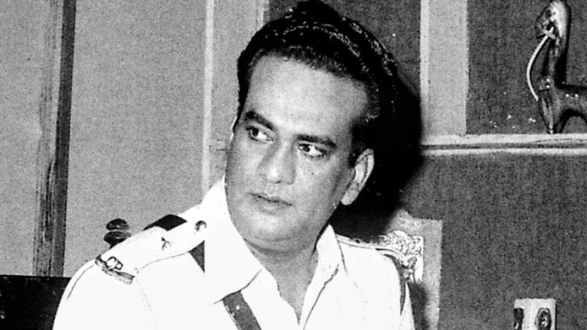 অজিতেশ বন্দ্যোপাধ্যায়, বাংলা থিয়েটার, নান্দীকার, নান্দীমুখ, গণনাট্য সংঘ, রাজনৈতিক থিয়েটার, মঞ্চ নাটক, বাংলা নাটক, মঞ্চ অভিনেতা, তপন সিংহ, হাটে বাজারে, তিন পয়সার পালা, মঞ্জরী আমের মঞ্জরী, কেয়া চক্রবর্তী, উৎপল দত্ত, শম্ভু মিত্র, কলকাতার থিয়েটার, বাংলা সংস্ক