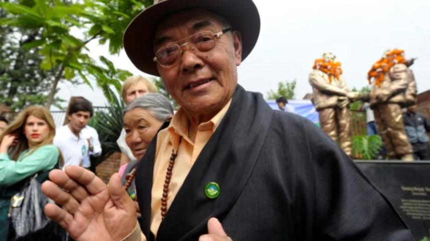 মাউন্ট এভারেস্টের চূড়ায় প্রথমবার পৌঁছানো পর্বতারোহী দলের সদস্য কাঞ্ছা শেরপা। ফাইল ছবি: এএফপি