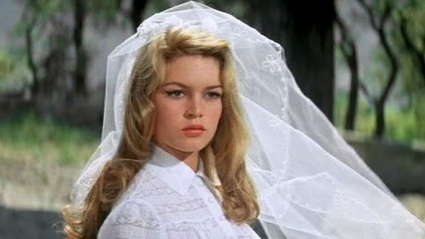 সিনেমার দৃশ্যে ব্রিজিত। ফাইল ছবি: সংগৃহীত