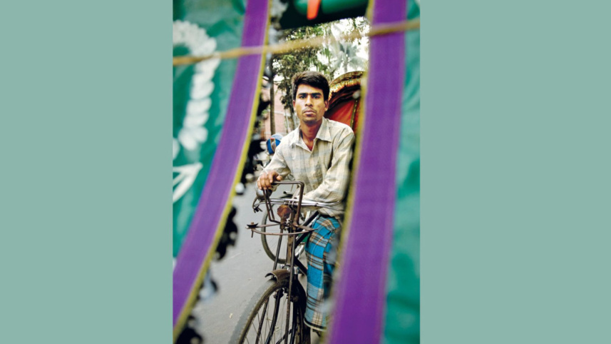 যানজটের ঢাকায় গন্তব্যে পৌঁছে দেয় ‘শর্টকাট’