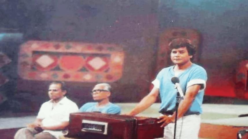 নায়ক পরিচয়ের আড়ালে গায়ক জাফর ইকবাল