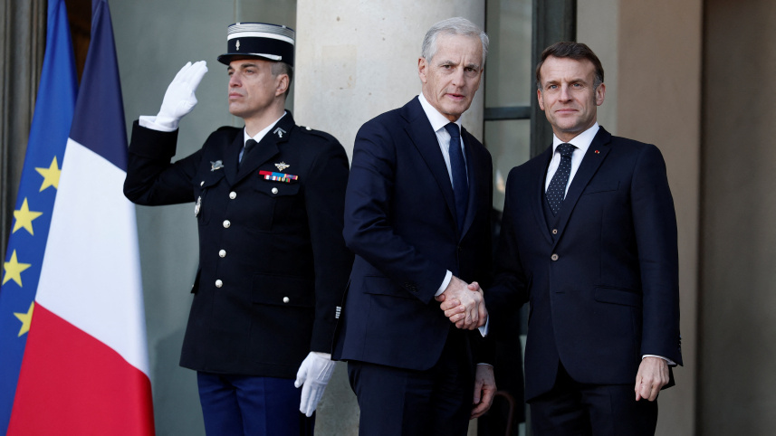 ফরাসি প্রেসিডেন্টের সঙ্গে নরওয়ের প্রধানমন্ত্রী। ফাইল ছবি: রয়টার্স