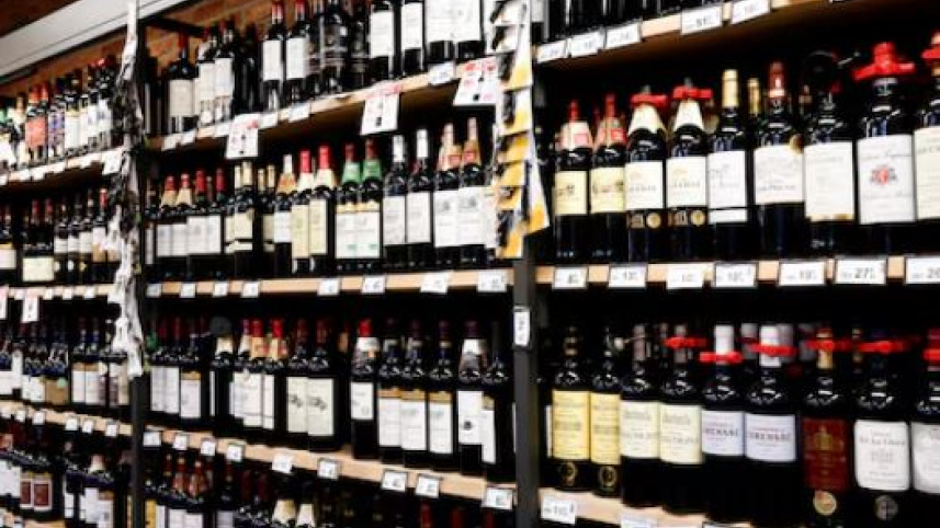 শ্যাম্পেন ও ওয়াইনসহ সব ধরনের ফরাসি মদের খ্যাতি বিশ্বজোড়া। ফাইল ছবি: রয়টার্স