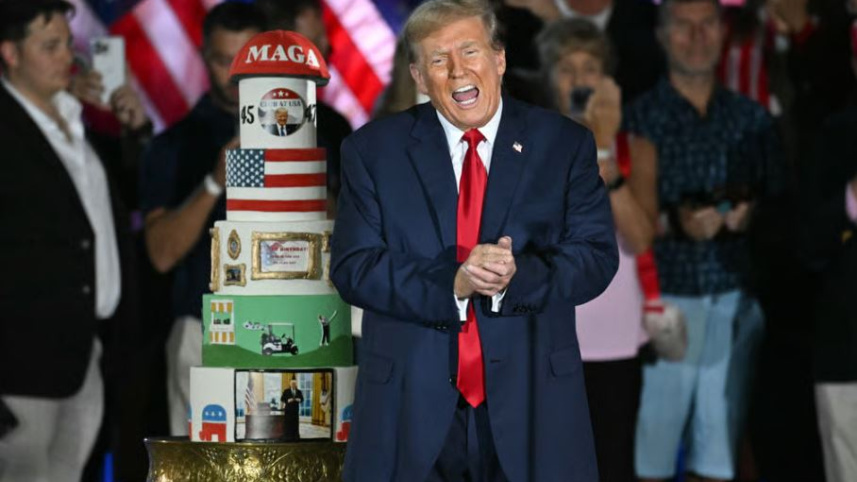 ট্রাম্পের প্রিয় বুলি 'মেইক আমেরিকা গ্রেট এগেইন' । ছবি: রয়টার্স