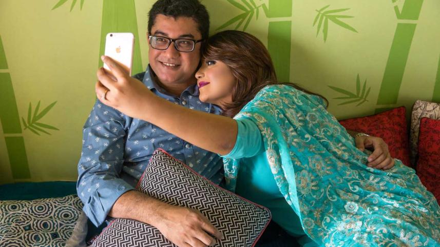 নওশীন-হিল্লোলের ভালোবাসার খুনসুটি