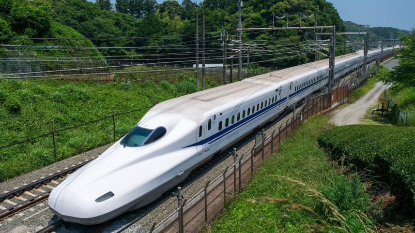 Shinkansen bullet trains-3.jpg