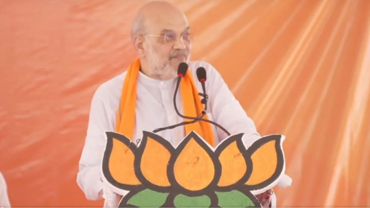 বিজেপির সমাবেশে বক্তব্য দিচ্ছেন কেন্দ্রীয় স্বরাষ্ট্রমন্ত্রী অমিত শাহ। ছবি: স্টেটসম্যান