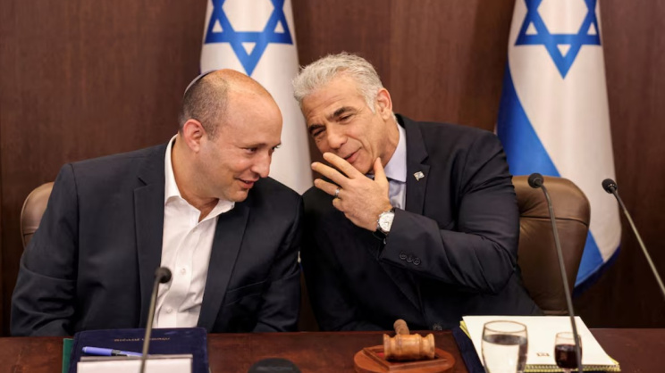 নাফতালি বেনেট ও ইয়াইর লাপিদ। ছবি: রয়টার্স