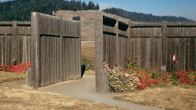 wall-of-fort-ross