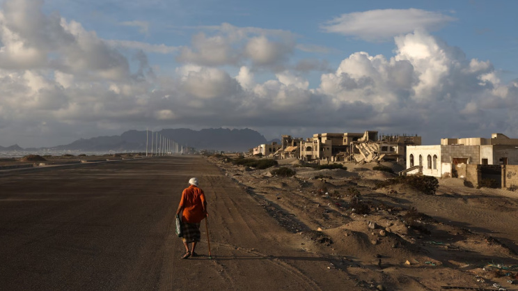 দীর্ঘদিনের গৃহযুদ্ধে বিধ্বস্ত ইয়েমেনের এডেন শহর। ফাইল ছবি: রয়টার্স