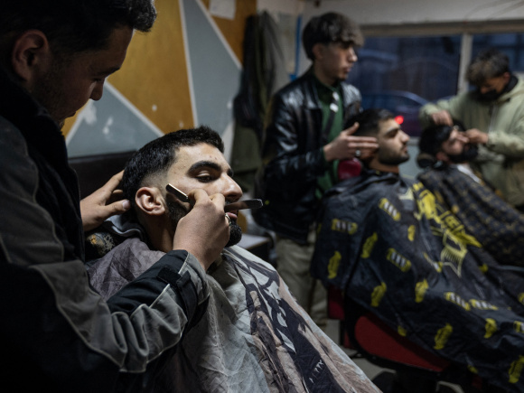 Afghan barber/AFP