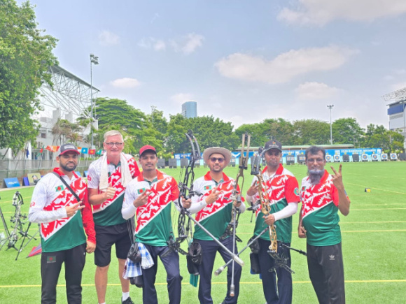 Photo_Compound-Men-Team-and-Coaches