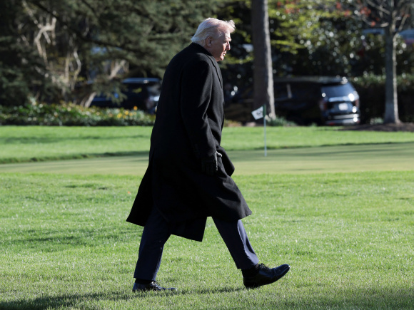 হোয়াইট হাউসে ফিরলেন ট্রাম্প। ছবি: রয়টার্স