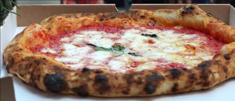 রেস্তোরাঁটির ‘পিৎজা নম্বর ৪০' খুব নাটকীয়ভাবে মানুষের কাছে জনপ্রিয় হয়ে ওঠে ৷ ফাইল ছবি: ডয়চে ভেলে