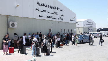 সংঘাতের আশংকায় নাগরিকদের ইরান ছাড়তে বলেছে বিভিন্ন দেশ। ছবি: রয়টার্স