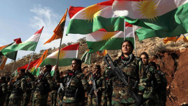 স্বশাসিত কুর্দিস্তানের ইরবিল অঞ্চলের একটি ঘাঁটিতে ইরানের বিচ্ছিন্নতাবাদি কুর্দিস্তান ফ্রিডম পার্টি (পিএকে) সঙ্গে সংশ্লিষ্ট নারী কুর্দি যোদ্ধাদের দেখা যাচ্ছে। ফাইল ছবি: এএফপি (২০২২) 