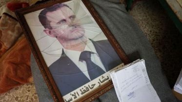 পলাতক নেতা বাশার আল আসাদের অফিসে ভাঙচুর করা হয়। ছবি: সংগৃহীত 