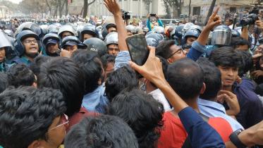 Left-Leaning-Students-Protest_-Police-_DS.jpg