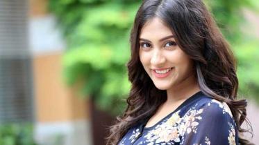 অভিনেত্রী মেহজাবীন চৌধুরী