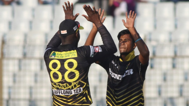 Kazi Onik- Darren Sammy