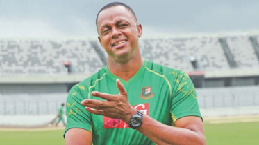 ক্যারিবিয়ান পেসার কোর্টনি ওয়ালশ