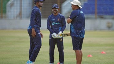 Shakib Al Hasan, Mominul Haque & Russell Domingo 