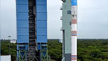 ভারতের মহাকাশ গবেষণা সংস্থার (আইএসআরও) এসএসএলভি-ডি১ রকেট। ছবি: আইএসআরও টুইটার পেজ থেকে