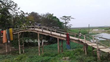 ঝুঁকিপূর্ণ সেতু : ৪০ গ্রামের একমাত্র ভরসা