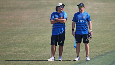 Shane McDermott & Russell Domingo 