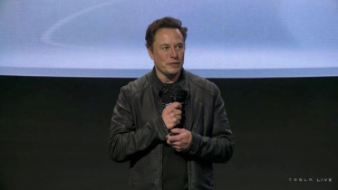 টেসলার প্রধান নির্বাহী কর্মকর্তা ইলন মাস্ক। ছবি: রয়টার্স