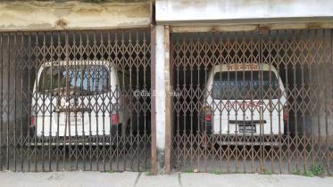 তেল বরাদ্দ কমায় ফরিদপুর জেনারেল হাসপাতালে দেড় মাস তালাবদ্ধ ২ অ্যাম্বুলেন্স