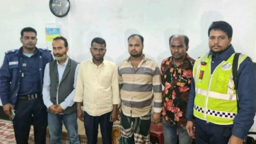 টিসিবির পণ্য চুরি করে বিক্রির সময় ৪ জন গ্রেপ্তার