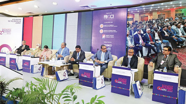 ফার্মাসিউটিক্যাল ও স্বাস্থ্যসেবা খাতের ওপর আয়োজিত অধিবেশনে অংশ নেন এ খাতের শীর্ষ ব্যক্তিত্বরা। ছবি: প্রবীর দাস/স্টার 
