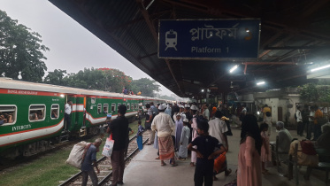 বগি লাইনচ্যুত-রেল লাইন বেঁকে যাওয়ায় পূর্বাঞ্চলে ট্রেনের শিডিউল বিপর্যয়