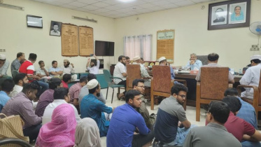 পদোন্নতির দাবিতে রুয়েট শিক্ষকদের ভিসি কার্যালয়ে অবস্থান