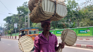 সক্ষমতা আছে, বিদ্যুৎ নেই: গরমে হাঁসফাঁস জীবন