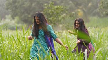 ২ বোনের গল্প নিকষ। ছবি: সংগৃহীত