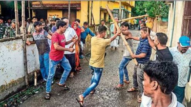 ২ দলের কর্মীরা সংঘাতে জড়িয়ে পড়েন। ছবি: সংগৃহীত