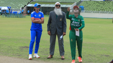 bangladesh-woman-toss.jpg