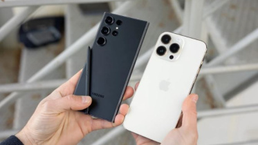 আইফোন ১৪ ম্যাক্স প্রো ও স্যামসাং এস ২৩ আল্ট্রা। ছবি: সংগৃহীত