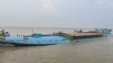 নৌ-পুলিশের বিশেষ অভিযানে বালুবাহী ২৪ বাল্কহেড জব্দ, গ্রেপ্তার ৫০