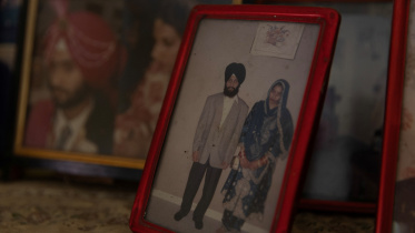 পাঞ্জাব রাজ্যের জলন্ধর জেলায় ভার সিং পুরা গ্রামে হরদীপ সিং নিজ্জরের বাড়িতে তার ছবি। ছবি: রয়টার্স