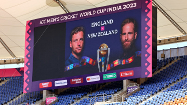 টস হেরে ব্যাটিংয়ে ইংল্যান্ড