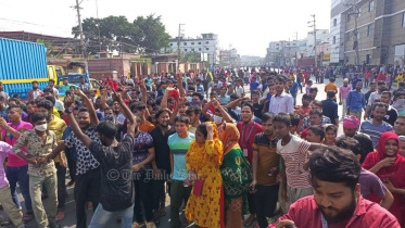 ময়মনসিংহ মহাসড়কে শ্রমিক বিক্ষোভ