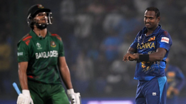 ম্যাথিউসের বলেই আউট সাকিব