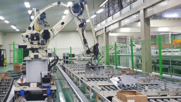 দক্ষিণ কোরিয়ার কারখানাগুলোতে এ ধরনের রোবট খুবই সুপরিচিত দৃশ্য। ছবি: সংগৃহীত