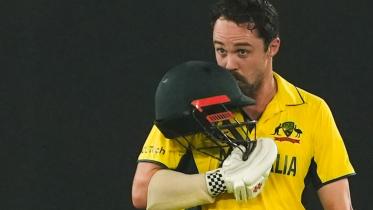 হেডকে দলে রাখা যায় কি না সে চিন্তায় ঘুম আসেনি কোচের